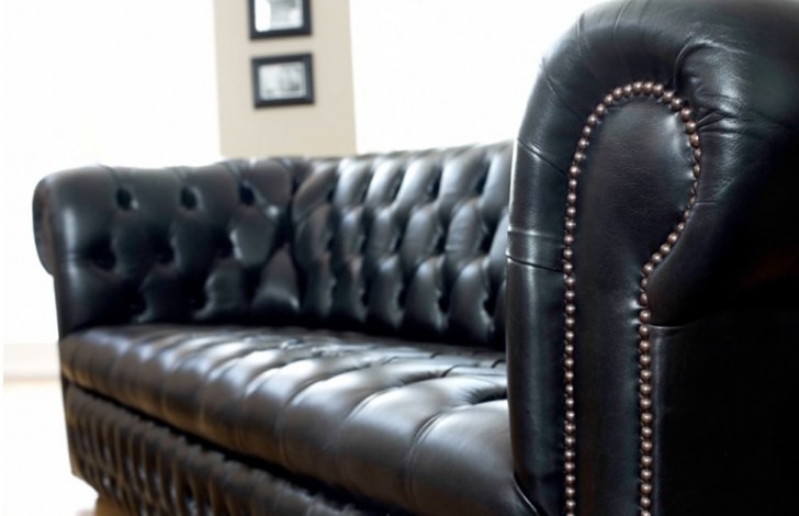 Ludlow Compact Chesterfield Sofa