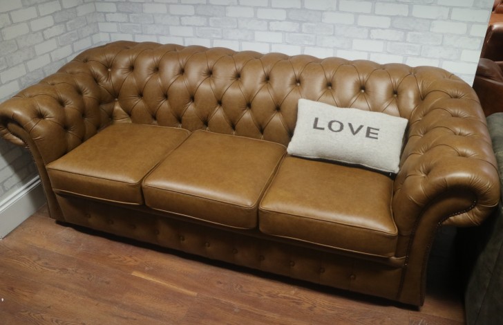 Gladbury Traditional Leather Sofa - 3 Seater - Fudge