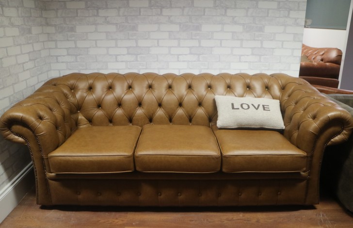 Gladbury Traditional Leather Sofa - 3 Seater - Fudge