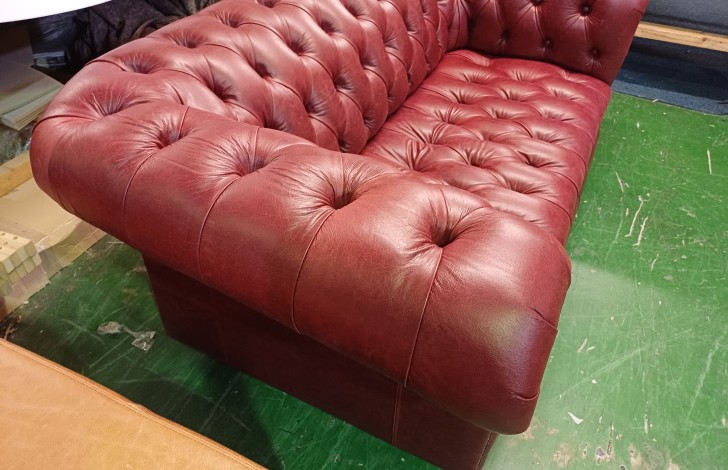 Berwick Vintage Leather Chesterfield - 2.5 Seater - Crystal Burgundy