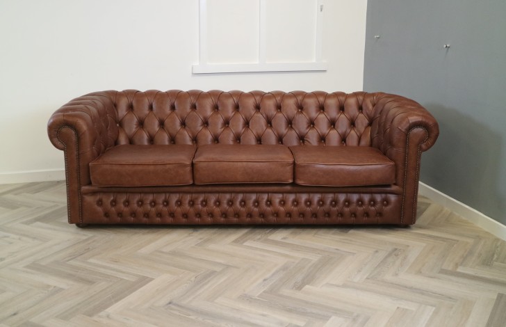 Claridge Luxury Leather Chesterfield Sofa - 3.5 Seater - Dune Hazel