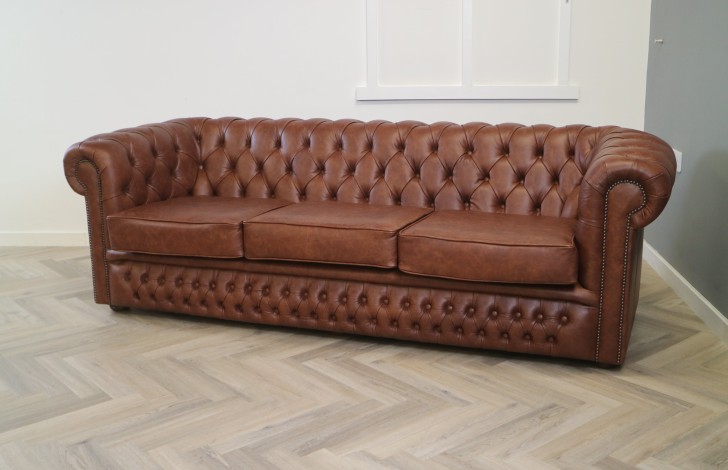 Claridge Luxury Leather Chesterfield Sofa - 3.5 Seater - Dune Hazel
