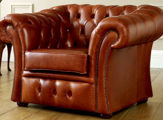 Gladbury Traditional Leather Chair