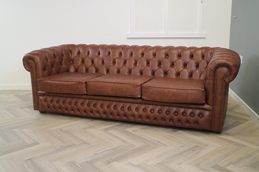 Claridge Luxury Leather Chesterfield Sofa - 3.5 Seater - Dune Hazel