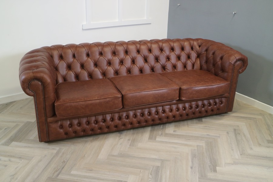 Claridge Luxury Leather Chesterfield Sofa - 3.5 Seater - Dune Hazel