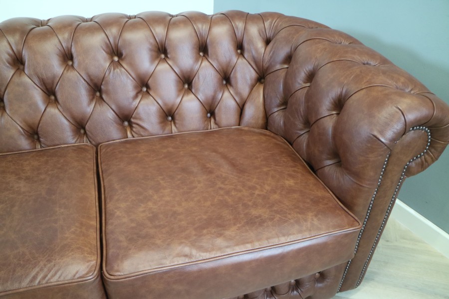 Claridge Luxury Leather Chesterfield Sofa - 3.5 Seater - Dune Hazel